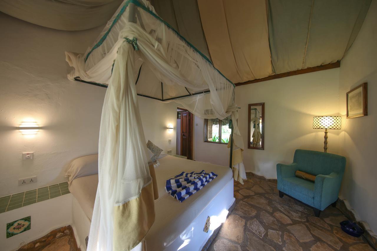 Kinasi Lodge Utende Exterior photo